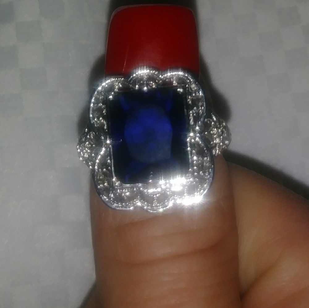 Blue sapphire color stone with hearts ring silver - Picture 7 of 7